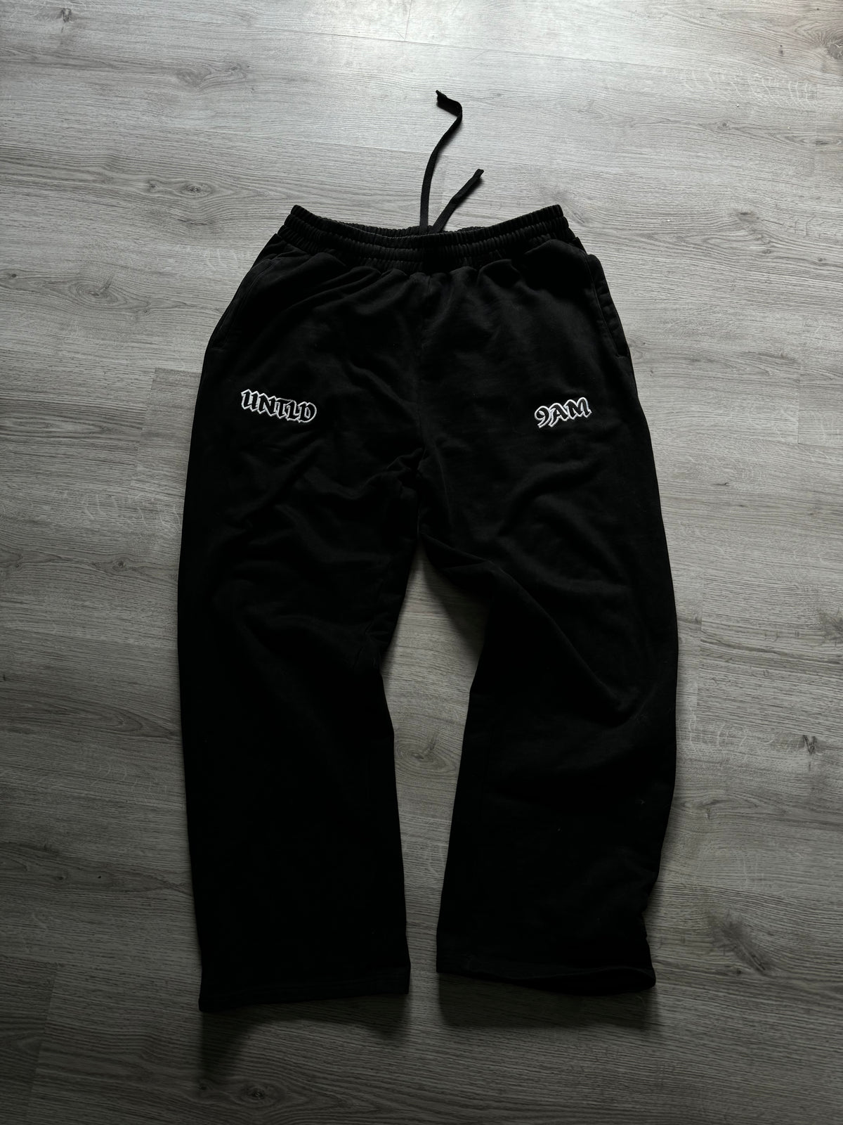 NAMELESS SWEAT SUIT