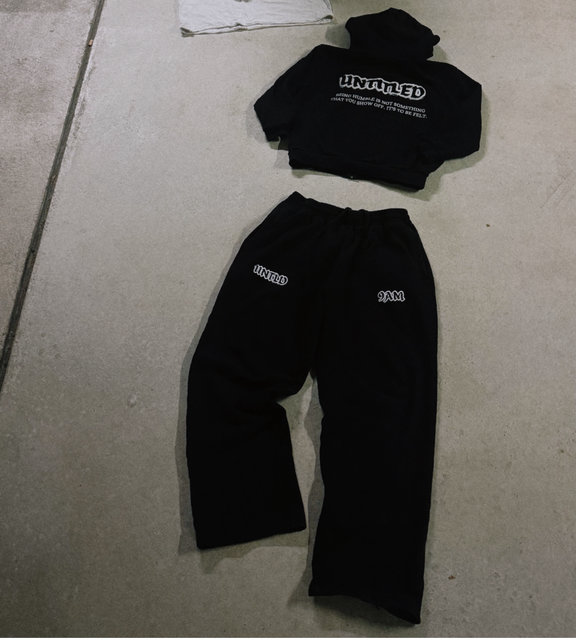 NAMELESS SWEAT SUIT