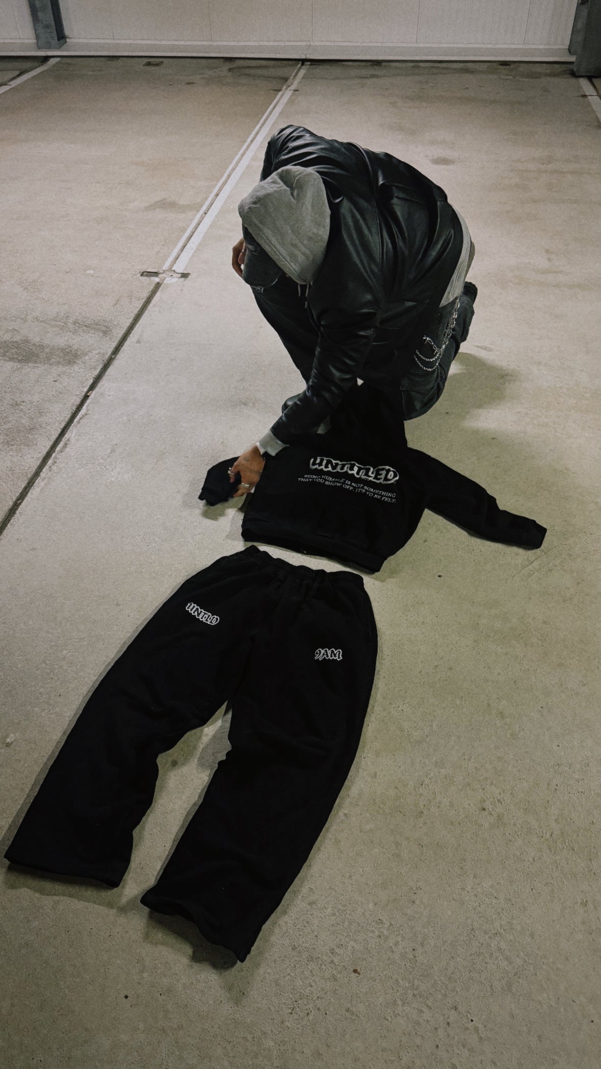NAMELESS SWEAT SUIT
